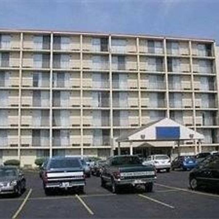 Broadview Inn Suites Гейлсберг Экстерьер фото